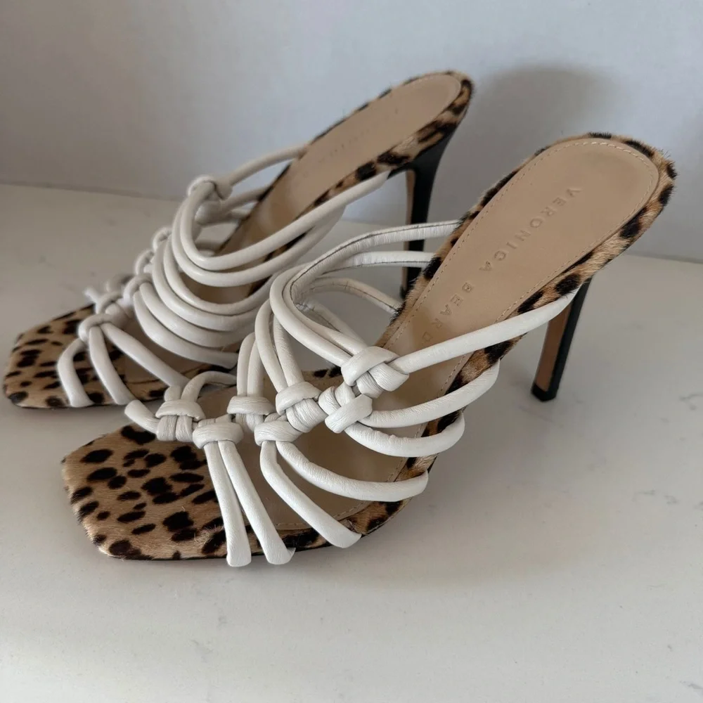 New Veronica Beard Avita Animal Print / White heels Size: 6